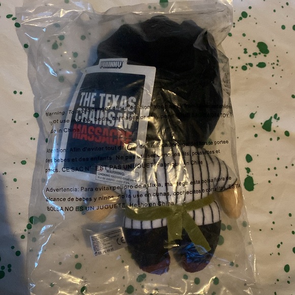The Texas Chainsaw Massacre Leatherface plush - Picture 2 of 6